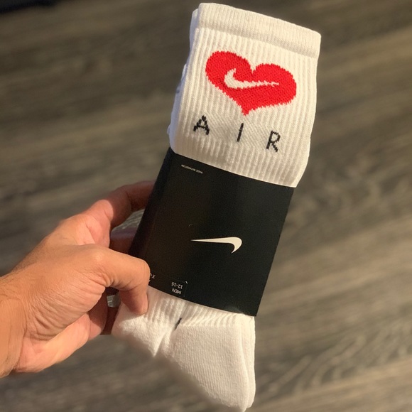 nike heart socks